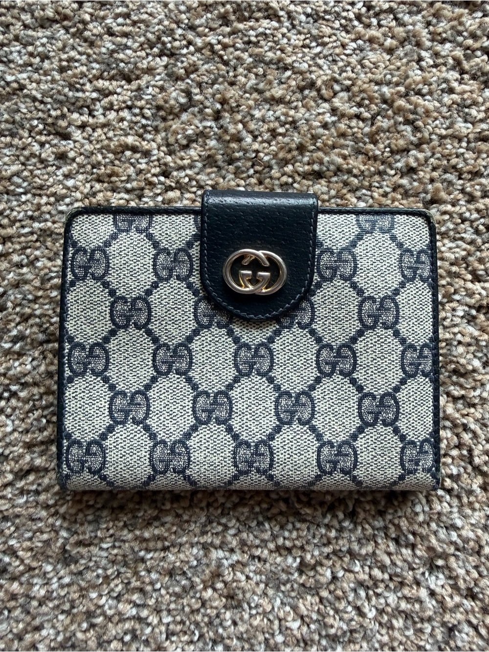 GUCCI Vintage Navy Logo Printed Kisslock Large Wallet with Silver Hardware